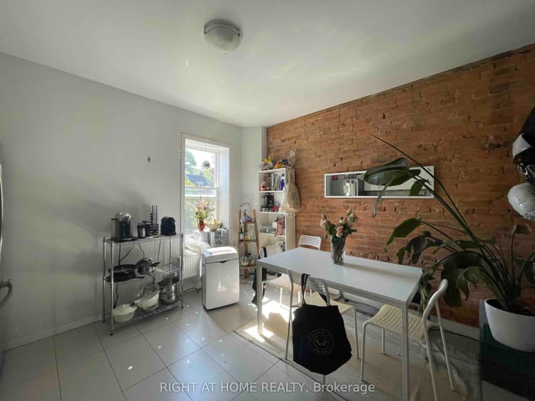 570 Bathurst Street