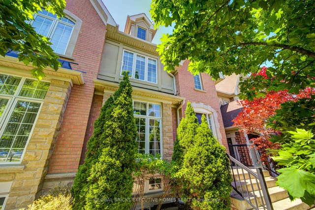 Att/Row/Townhouse at 3885 Eglinton Avenue, Mississauga, ON L5M 7Z7