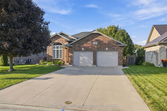 Detached at 20 Turnberry Drive, Thames Centre, ON N0L 1G3