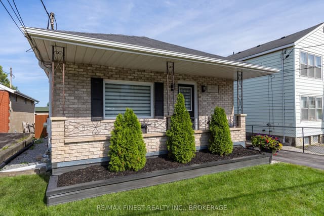 Detached at 581 Division Street, Kingston, ON K7K 4B7