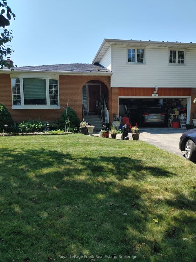 Detached at 832 Ferndale Street, Oshawa, ON L1J 5L7
