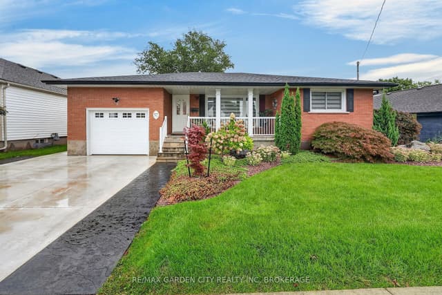 Detached at 57 Elmwood Avenue, Welland, ON L3C 2C9
