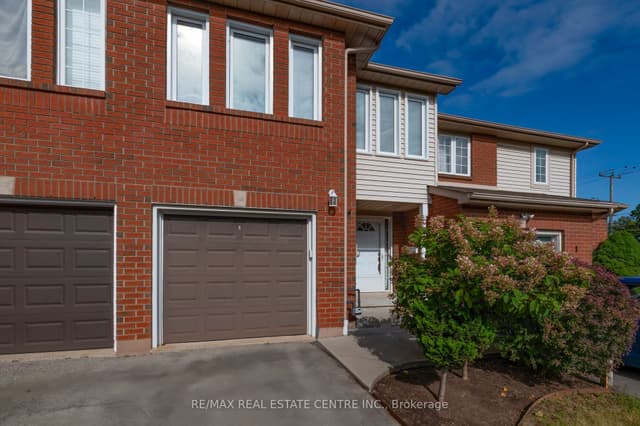 Att/Row/Townhouse at 2 Walker Court, Grimsby, ON L3M 5J5
