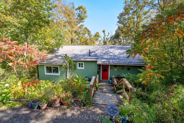 Detached at 29 Oneida Avenue, Oro-Medonte, ON L0K 1E0