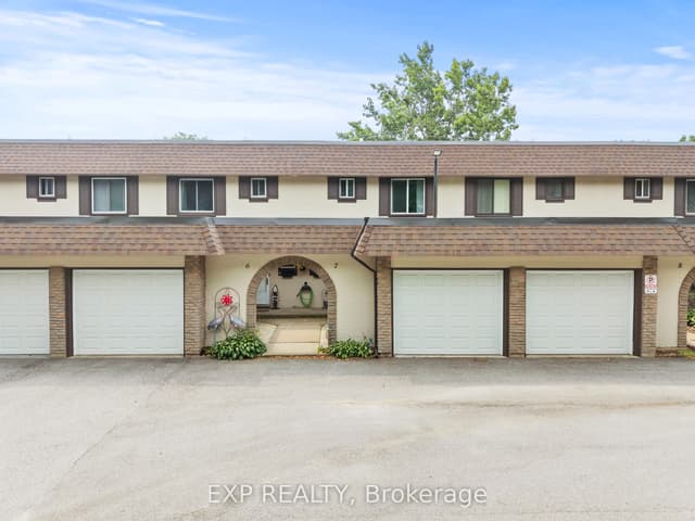 Condo Townhouse at 4230 Meadowvale Drive 7, Niagara Falls, ON L2E 5W7