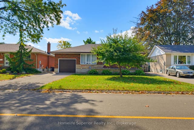 Detached at 41 Wiltshire Drive N, Brantford, ON N3R 5B1