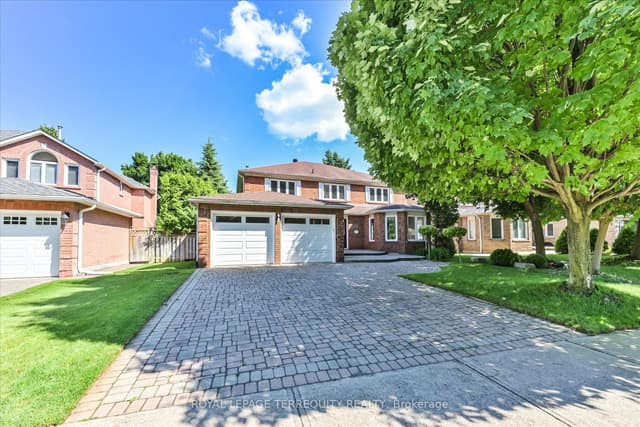 Duplex at 2216 Dunvegan Avenue, Oakville, ON L6J 6P7