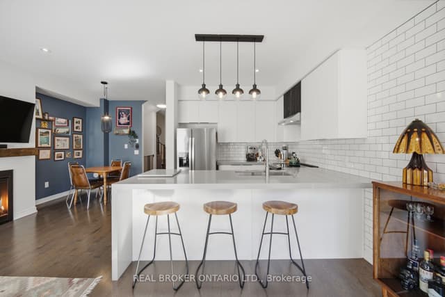 Att/Row/Townhouse at 65 Blackwell Crescent, Bradford West Gwillimbury, ON L3Z 4L3