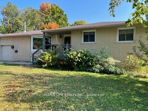 Detached at 886 Srigley Street, Newmarket, ON L3Y 1X7