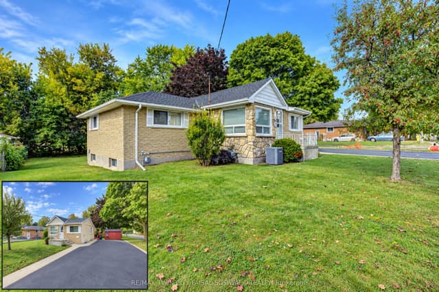 Detached at 22 Pretoria Road, Cambridge, ON N1R 5C4