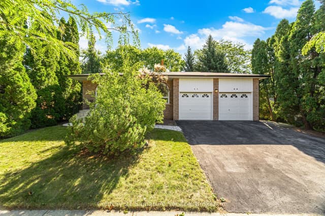 Detached at 1166 Grand Boulevard, Oakville, ON L6H 2V1