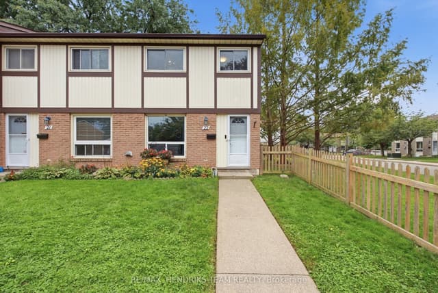 Condo Townhouse at 25 Linfield Drive 22, St. Catharines, ON L2N 5T7