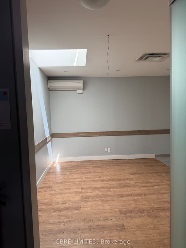 Office at 1055 Yonge Street 305-306, Toronto, ON M4W 2L2, Toronto C09