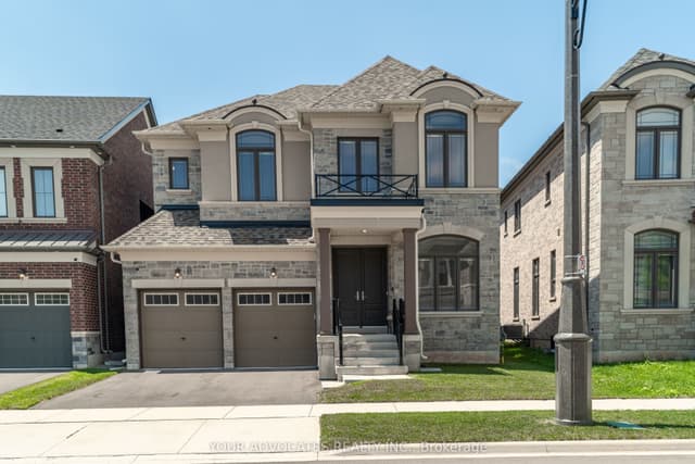 Detached at 1390 Queens Plate Road, Oakville, ON L6M 5L4