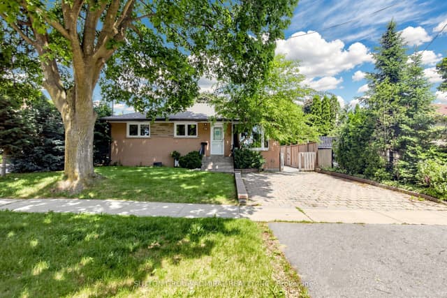 Detached at 34 Paragon Road, Toronto, ON M9R 1J8, Toronto W09