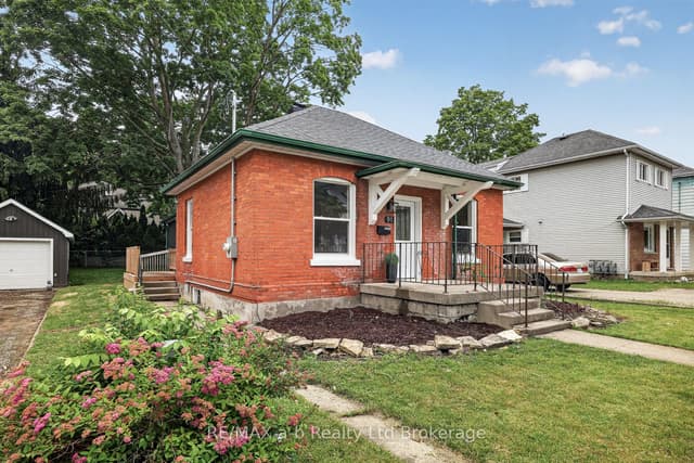 Detached at 91 Winniett Street, Woodstock, ON N4S 5Z6