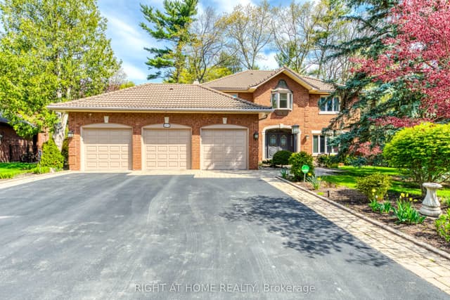 Detached at 2175 Oneida Court, Mississauga, ON L5C 4G5