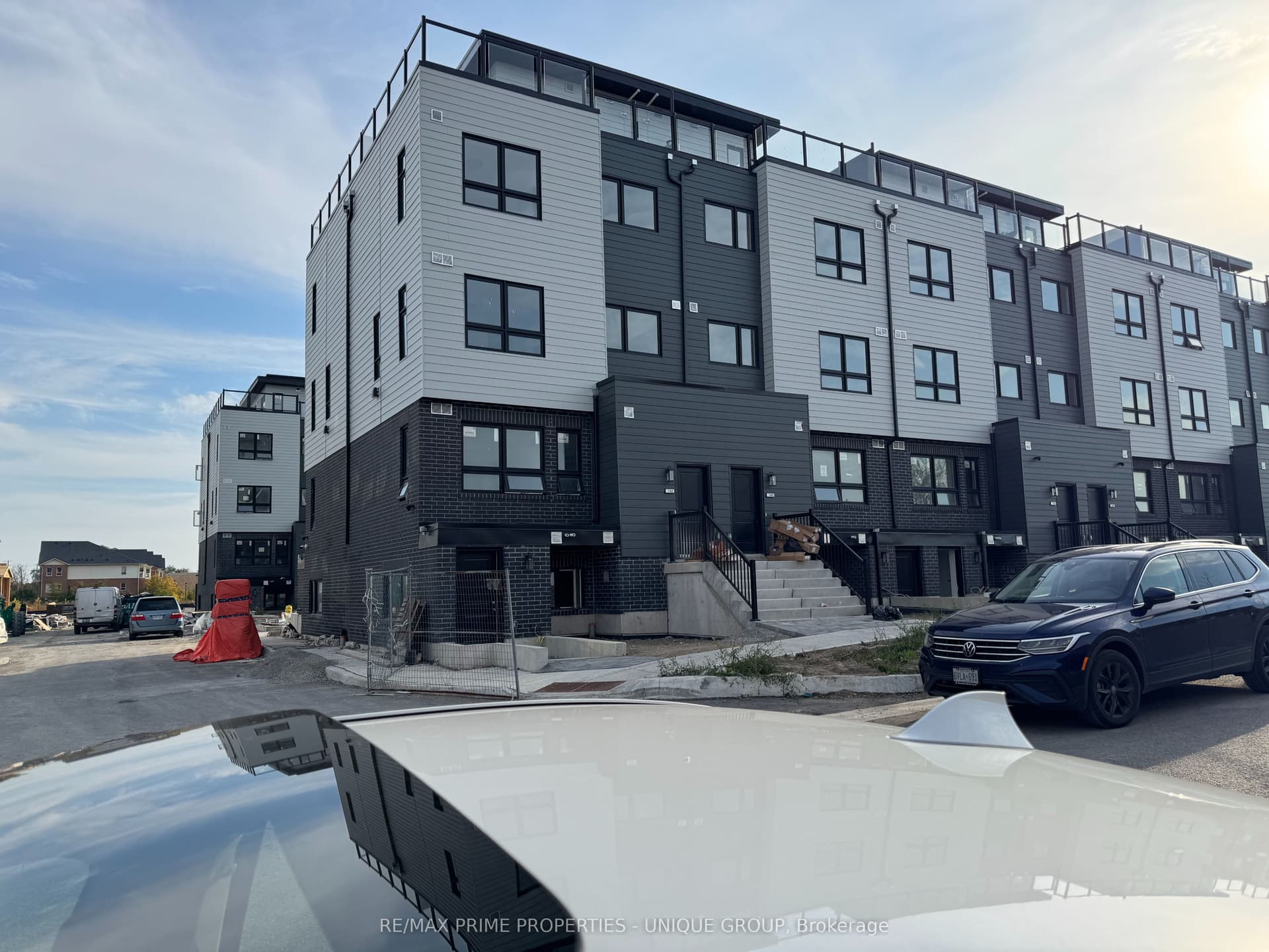 Suite 102 · Floor 1, Unit 102 · 1 Comely Way