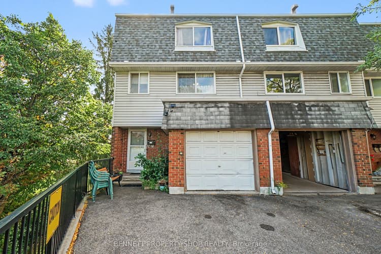 2669 Southvale Crescent