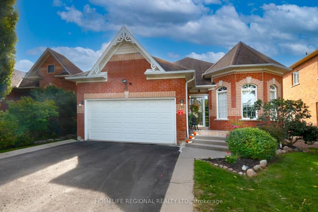 Detached at 40 Arnold Crescent, Whitby, ON L1M 1H9