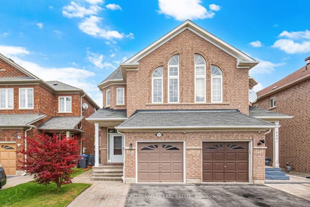 Semi-Detached at 7443 Russian Olive Close, Mississauga, ON L5N 8N7