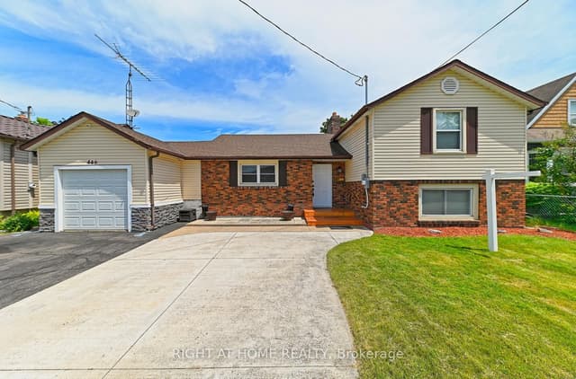 Detached at 446 Geneva Street, St. Catharines, ON L2N 2H3