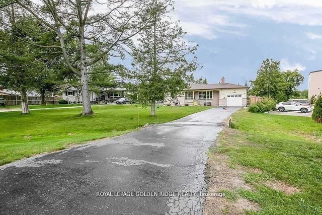 Detached at 2082 Lea Road, Innisfil, ON L9S 1T3