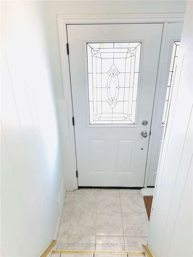 Semi-Detached at 94 Woodfern Drive Lower, Toronto, ON M1K 2L5, Toronto E04