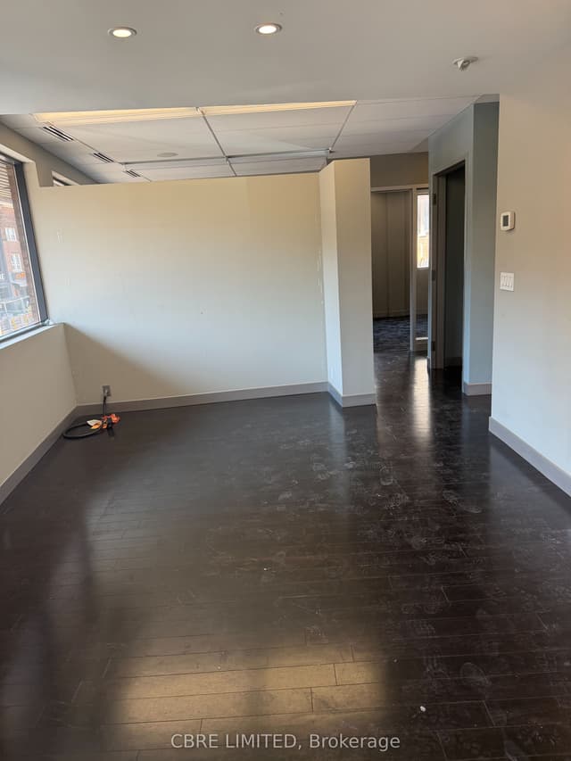 Office at 1055 Yonge Street 200, Toronto, ON M4W 2L2, Toronto C09