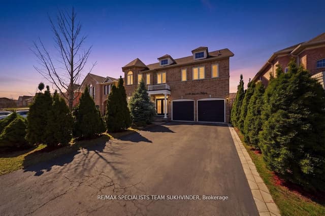 Detached at 7148 Lowville Heights, Mississauga, ON L5N 8E6
