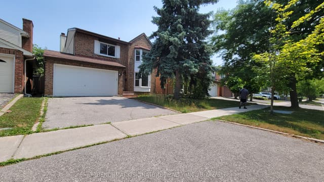 Detached at 35 Wintermute Boulevard, Toronto, ON M1W 3M5, Toronto E05