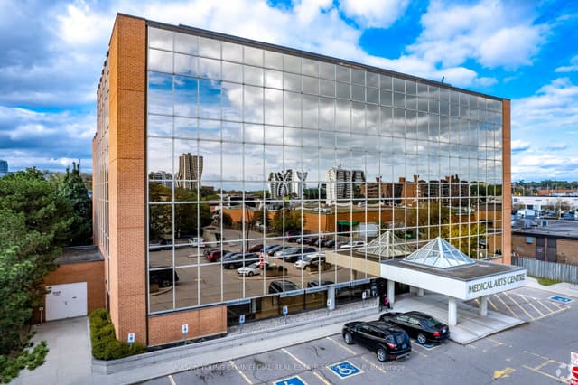 Office at 71 King Street W 407, Mississauga, ON L5B 4A2