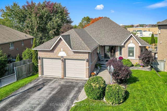 Detached at 11 Brand Court, Ajax, ON L1Z 1E7