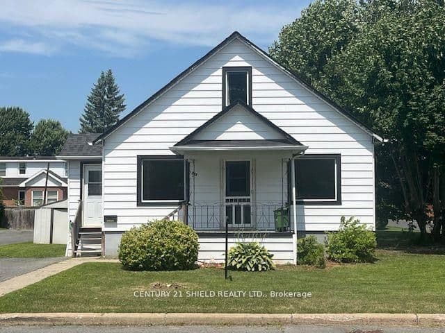 Detached at 513 Fourth Street E, Cornwall, ON K6H 2J7