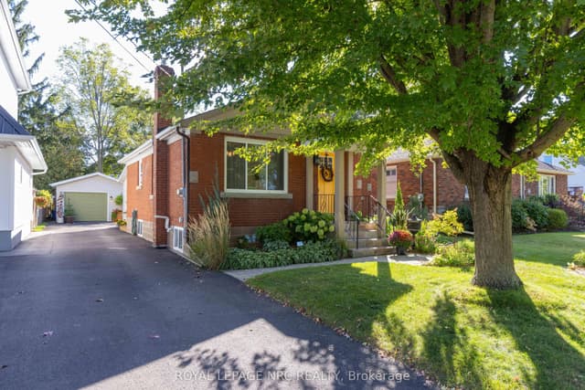 Detached at 6496 Caswell Street, Niagara Falls, ON L2J 1B9