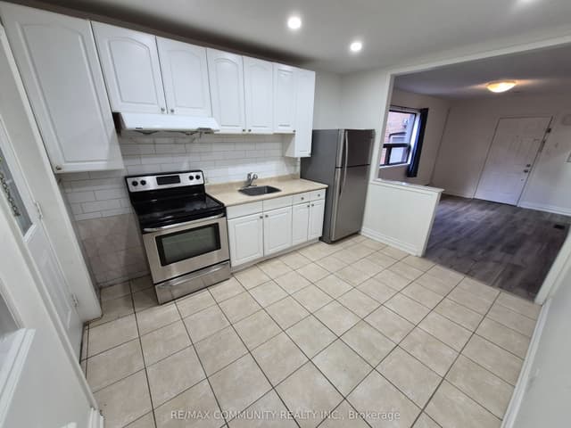 Store W Apt/Office at 636 Vaughan Road, Toronto, ON M6E 2Y3, Toronto C03