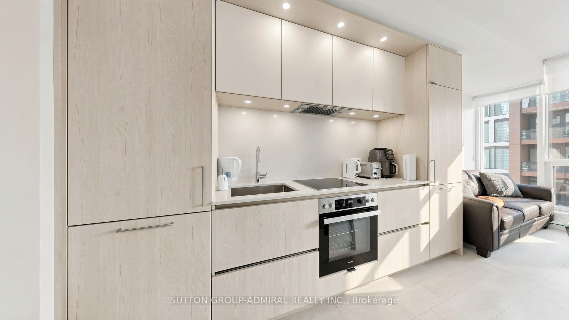 Suite 3011 · Floor 30, Unit 3011 · 35 Mercer St