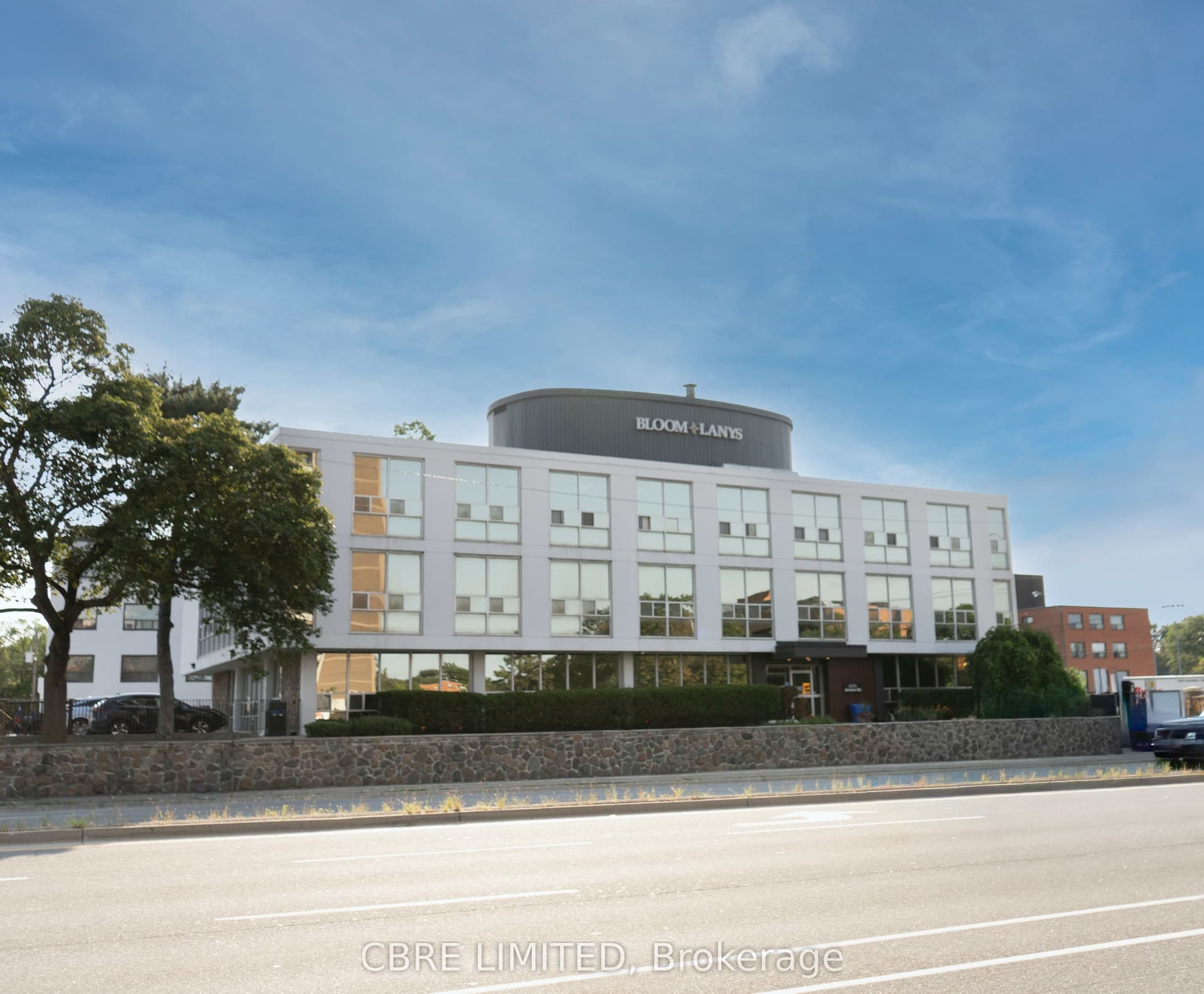 Unit 105, Unit 105 · 2171 Avenue Rd