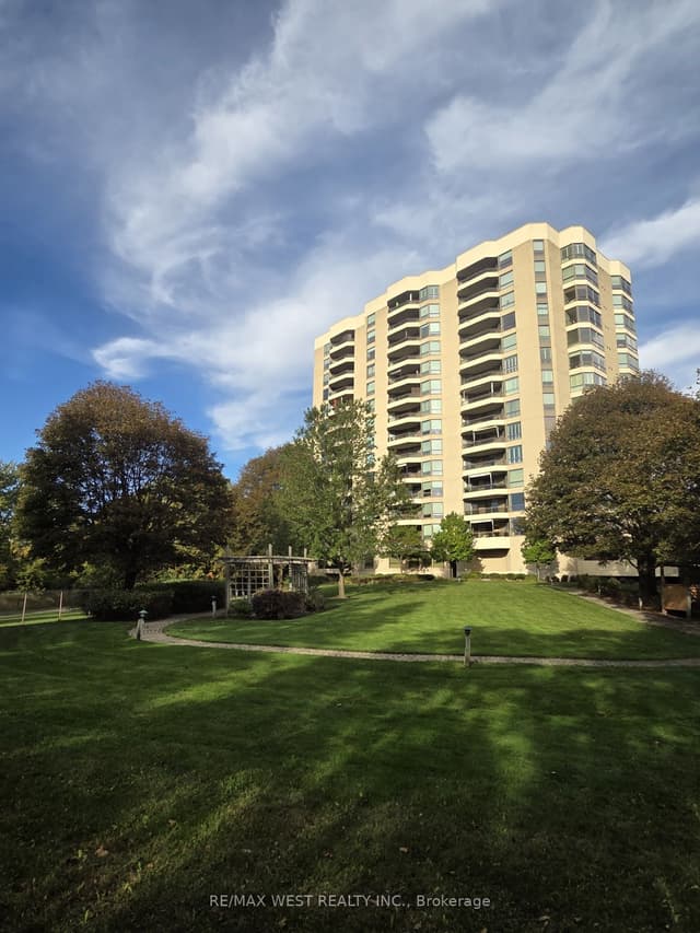 Condo Apartment at 700 Wilson Road N 305, Oshawa, ON L1G 7T5