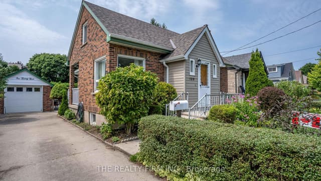 Detached at 123 Elliott Street, London East, ON N5Y 2E8