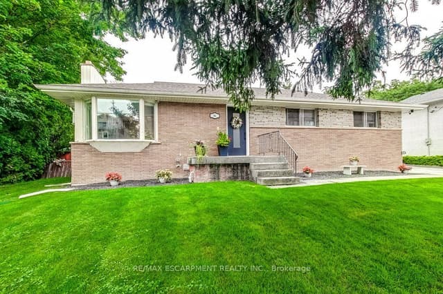 Detached at 56 Barton Street, Hamilton, ON L0R 2H0