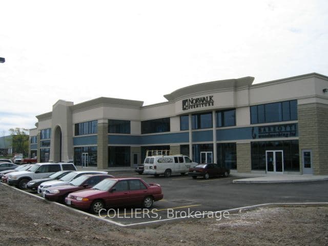 Office at 435 McNeilly Road 204, Hamilton, ON L8E 5E3