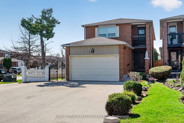 Detached at 3 Muzzo Court, Vaughan, ON L4L 3K2