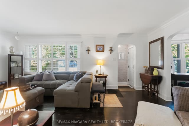 Detached at 4 Walker Avenue, St. Catharines, ON L2N 3L6
