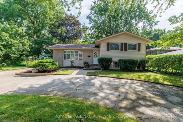 Detached at 206 Parnell Road, St. Catharines, ON L2M 1V6
