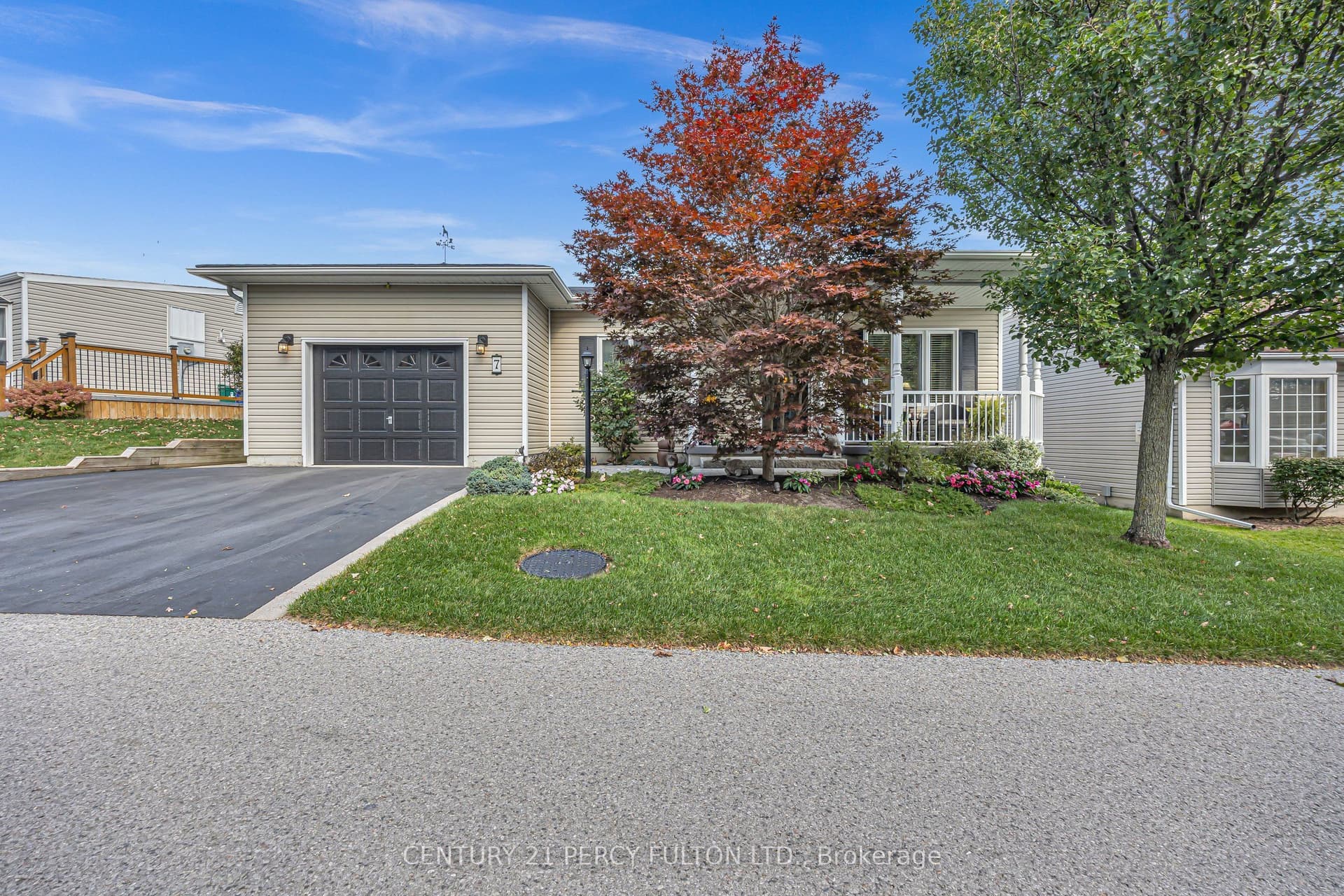 7 Eastbank Rd