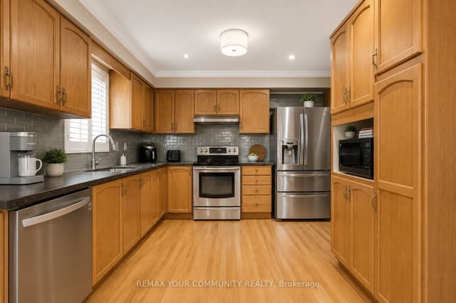 Detached at 81 Garden Street, Whitby, ON L1N 9E7