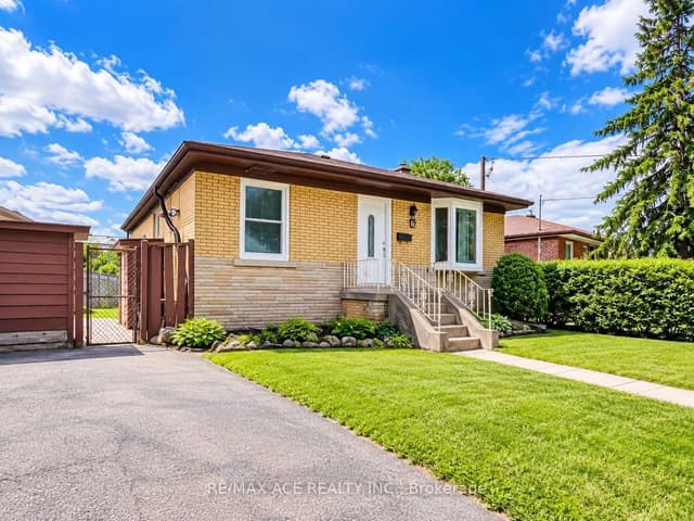 Detached at 6 Shawford Crescent Main, Toronto, ON M1G 1V8, Toronto E09
