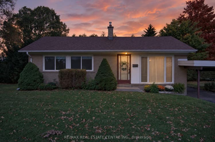 226 Elmwood Crescent