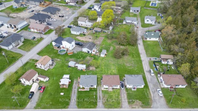 Multiplex at 45 Black Diamond Road, Belleville, ON K8N 0N6